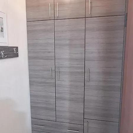 דירה At *